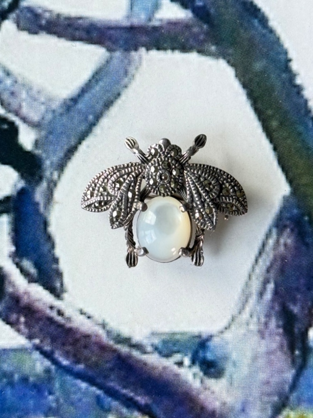 VINTAGE Petite 925 Bee Brooch/Pendant Marcasite Moonstone